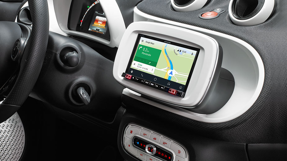 Smart Online Navigation with Google Maps iLX-702D